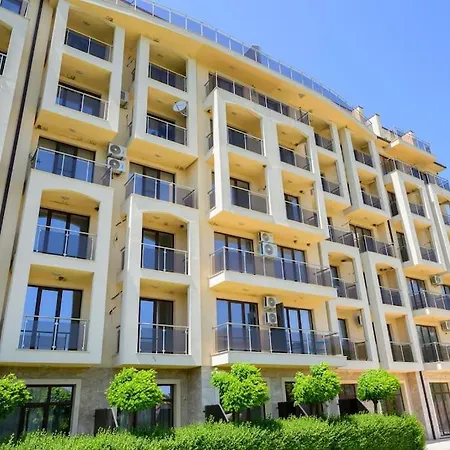 Azur 4 Apartment