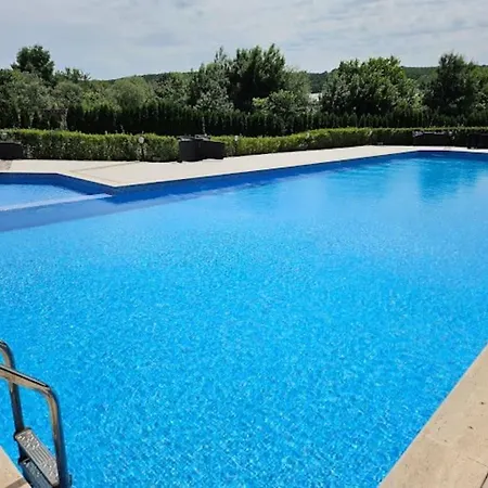 Azur 4 Apartment Shkorpilovtsi